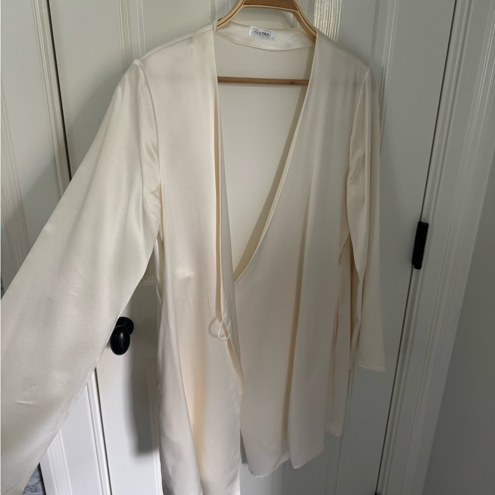 Lilysilk white silk robe - Picture 2 of 5